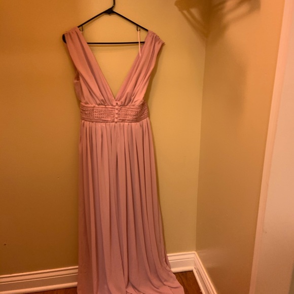 Clothes - Picture 3 of 12